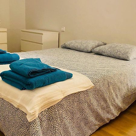 Piso 3 Habitaciones Al Lado Del Auditorio Y A 5 Min De Oviedo Centro エクステリア 写真