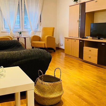 Piso 3 Habitaciones Al Lado Del Auditorio Y A 5 Min De Oviedo Centro エクステリア 写真