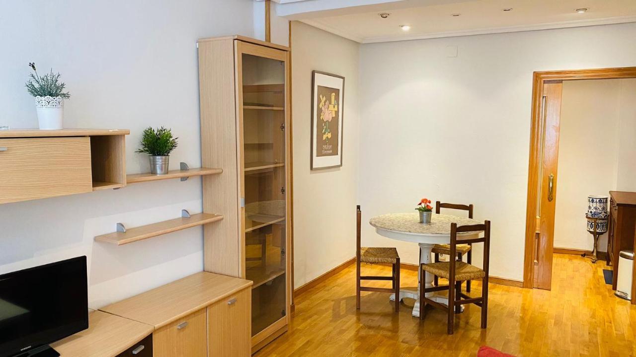 Piso 3 Habitaciones Al Lado Del Auditorio Y A 5 Min De Oviedo Centro エクステリア 写真